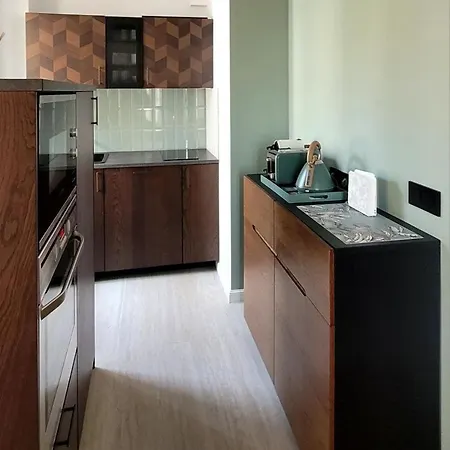 Newly Renovated 3-rooms In The Heart Of Old Cannes, Up To 6 Persons *