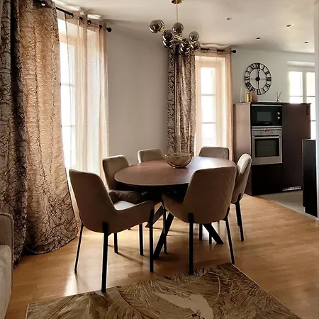 Newly Renovated 3-rooms In The Heart Of Old Cannes, Up To 6 Persons * Cannes