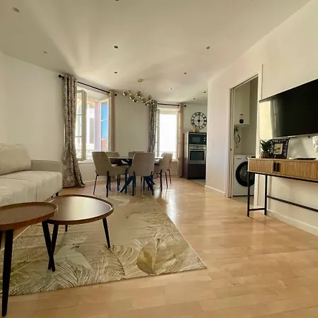 Newly Renovated 3-rooms In The Heart Of Old Cannes, Up To 6 Persons