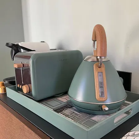 Newly Renovated 3-rooms In The Heart Of Old Cannes, Up To 6 Persons Appartement Cannes